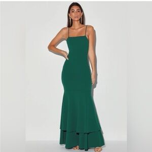 Holiday Party Time🎄Lulu's Emerald Green Tiered Maxi Dress XS